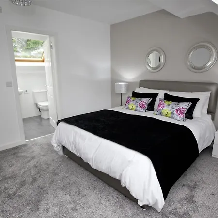 4 Bed In Oc-g0141 Leathley